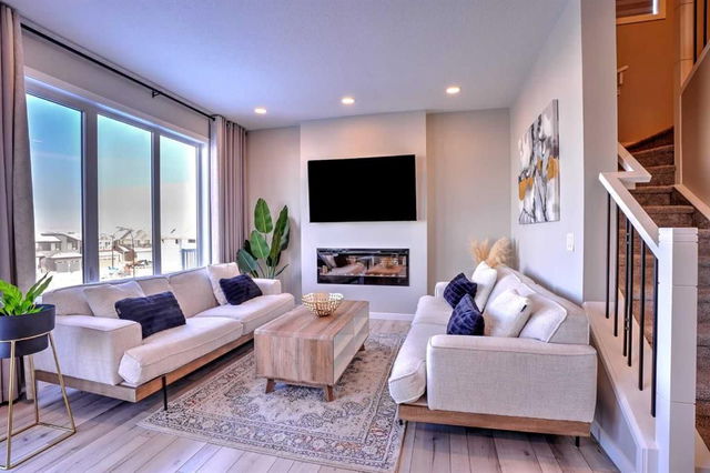 215 Lucas Heights