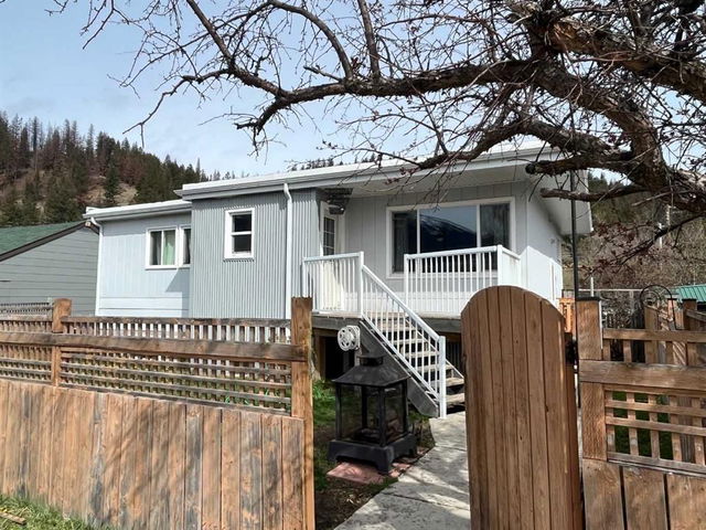 810 Tonquin Street