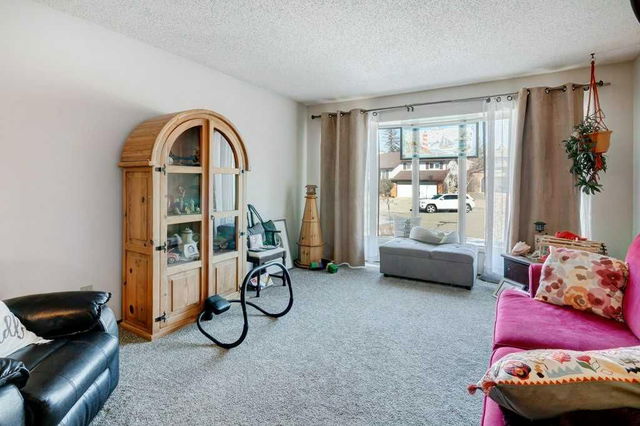 8 Edgeland Bay