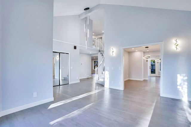 194 Woodbriar Circle