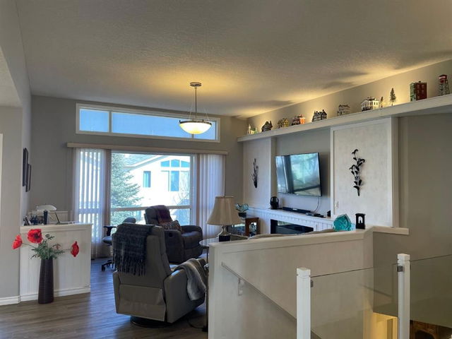 10 - 240 Heritage Boulevard