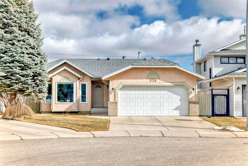 224 Eldorado Place NE, Calgary, T1Y 6T3 | Image 2