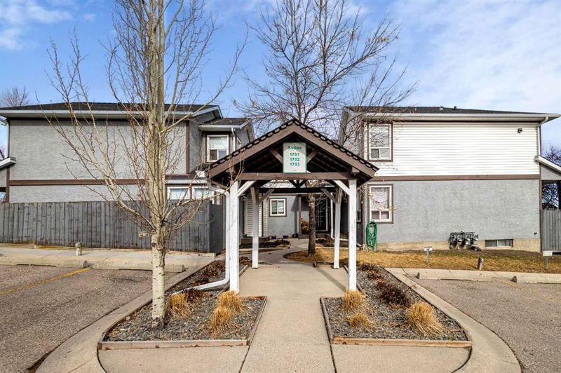 1701 Signal Hill Green SW, Calgary, Alberta