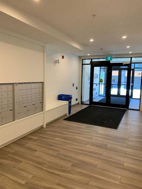 1112 - 55 Lucas Way
