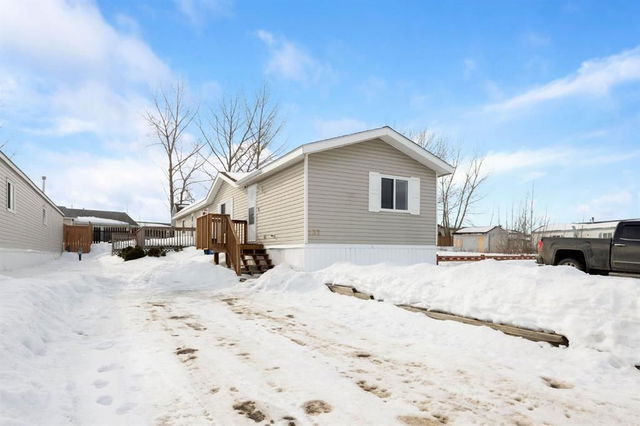 137 Clausen Crescent