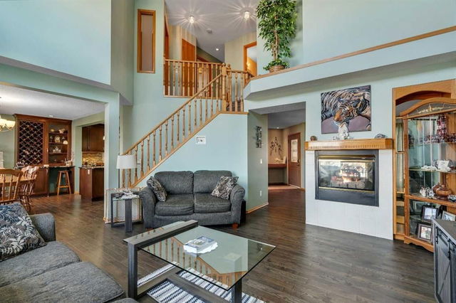 228 Macewan Park View