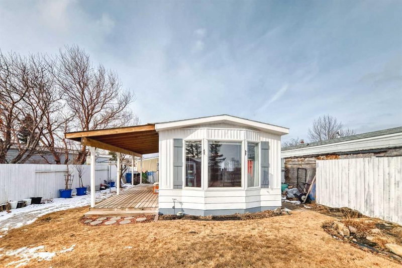 93 Huntstrom Drive NE, Calgary, T2K 5V5 | Image 2