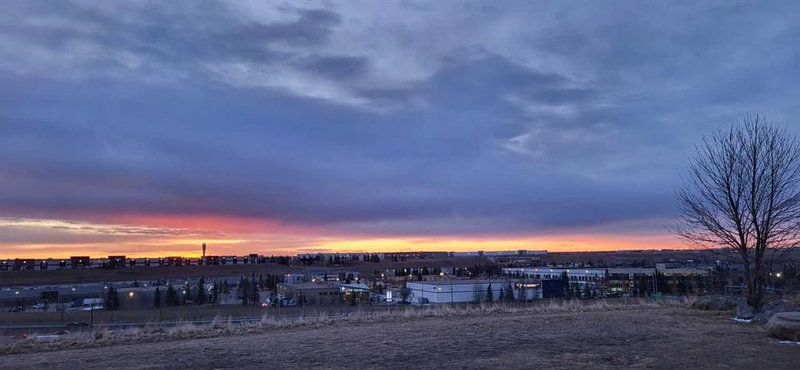 93 Huntstrom Drive NE, Calgary, T2K 5V5 | Image 3