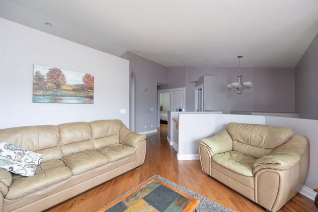 137 Fox Crescent