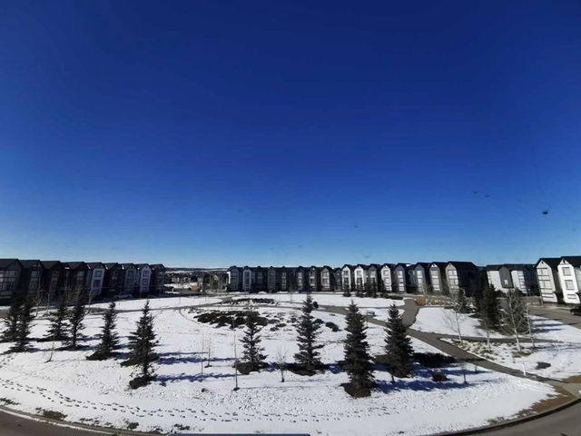 58 Evanscrest Manor