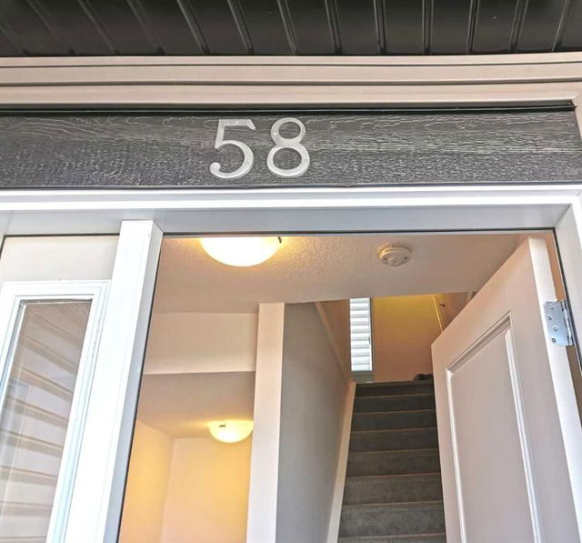 58 Evanscrest Manor