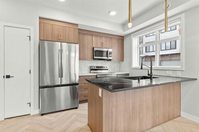 301 - 562 Seton Circle