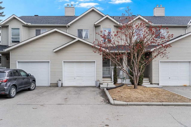 125 Mt Douglas Manor