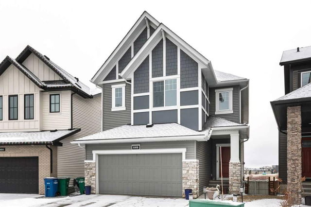 668 Reynolds Crescent