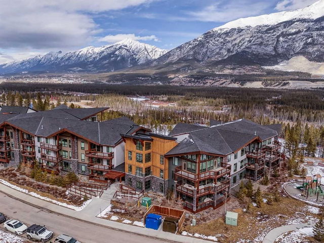 205 - 106 Stewart Creek Rise