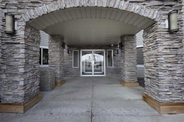 105 - 2000 Somervale Court