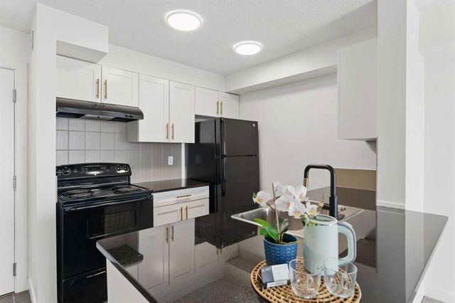 204 - 195 Kincora Glen Road