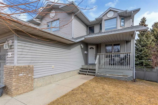 28 Macewan Ridge View