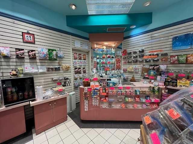 150 - 1623 Centre Street NW, Calgary, T2E 8S7 | Image 2