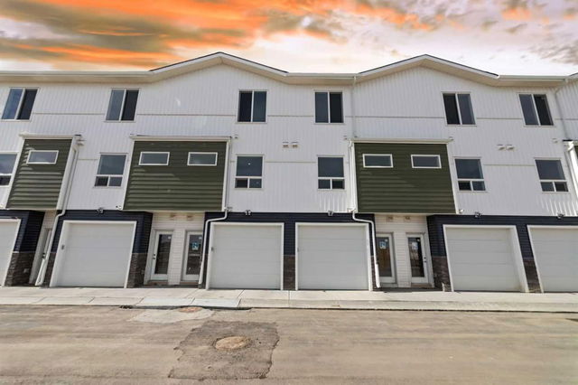 608 Red Sky Villas NE Villas