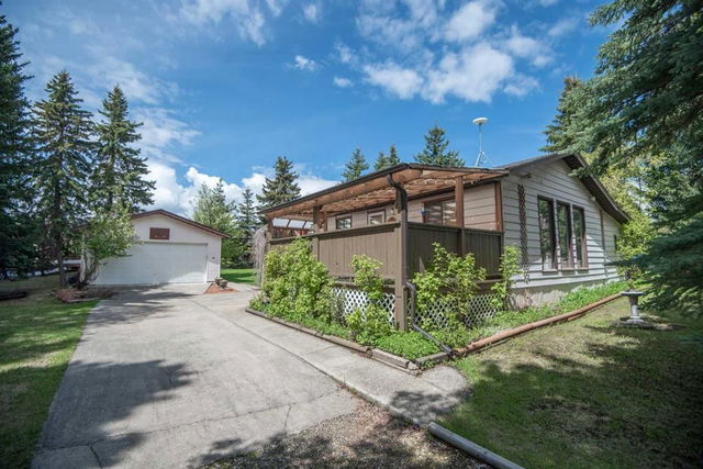 12 Parkland Boulevard
