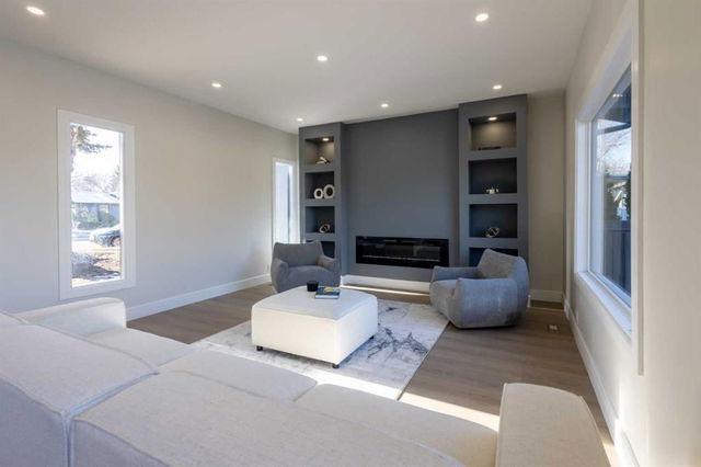 227 Parkside Way