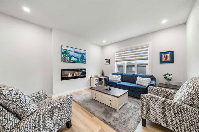 77 Amblehurst Way