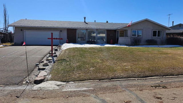 4913 Parkview Crescent