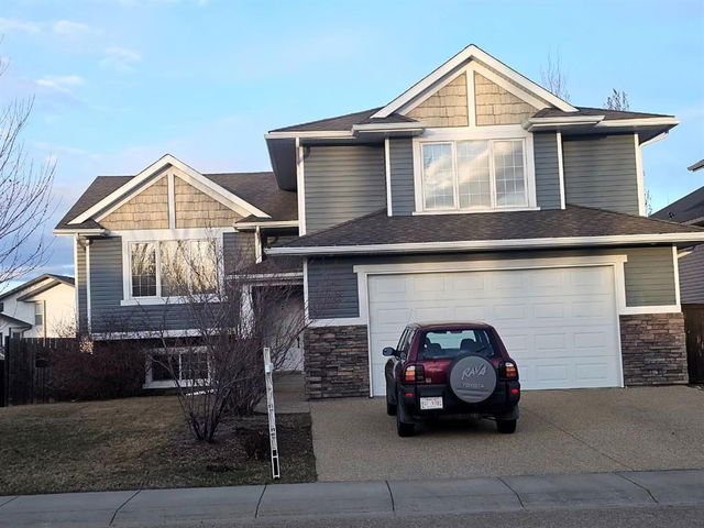 21 Estella Crescent