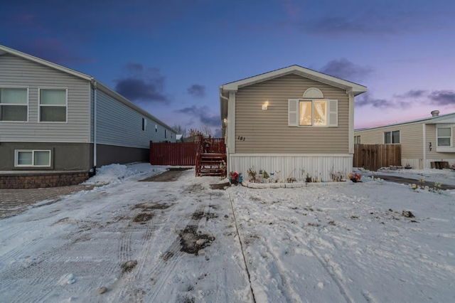 181 Clausen Crescent