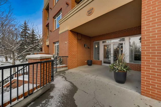 3605 - 24 Hemlock Crescent
