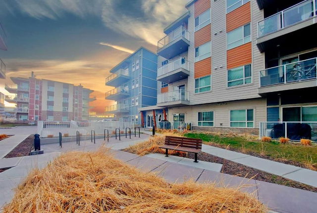 211 - 200 HARVEST HILLS Place