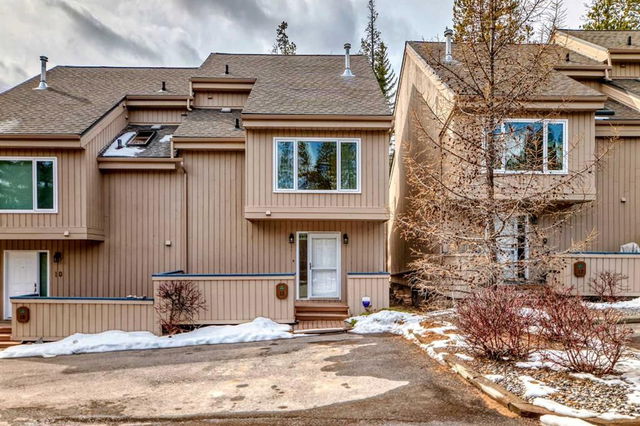 11 - 1065 Evergreen Circle