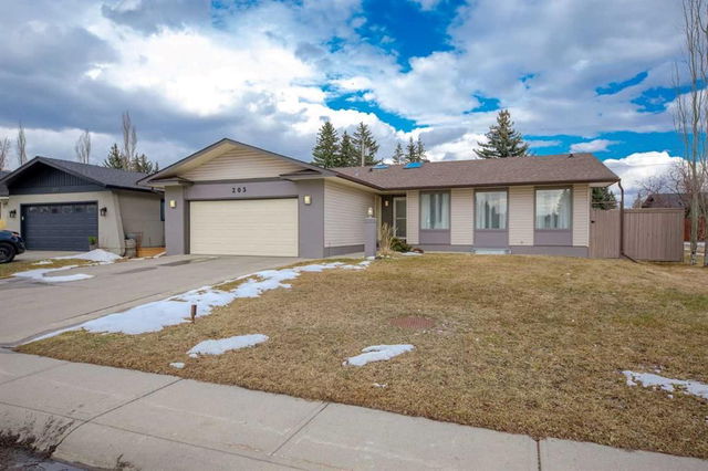 203 Lake Bonavista Drive