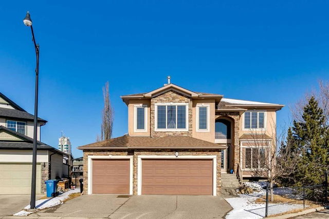 31 Cougarstone Point