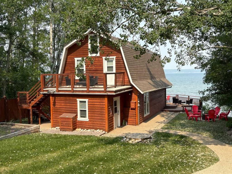 157 Grand Avenue, Norglenwold, T4S 1S5 | Image 2