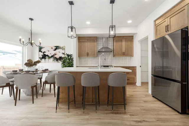 758 Violet Place