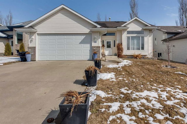 10 Elana Crescent