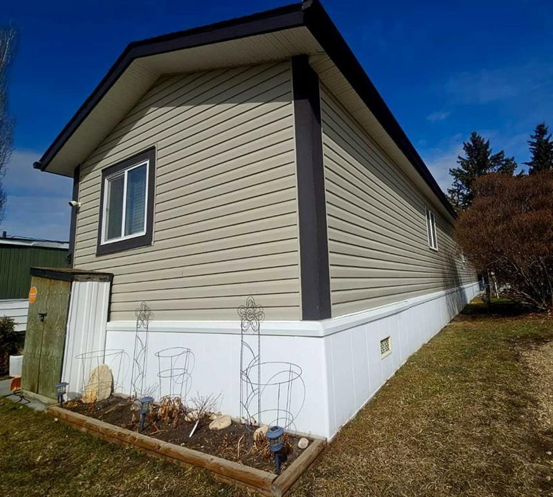 71 - 4000 MINTO Street, Penhold, T0M 1R0 | Image 2