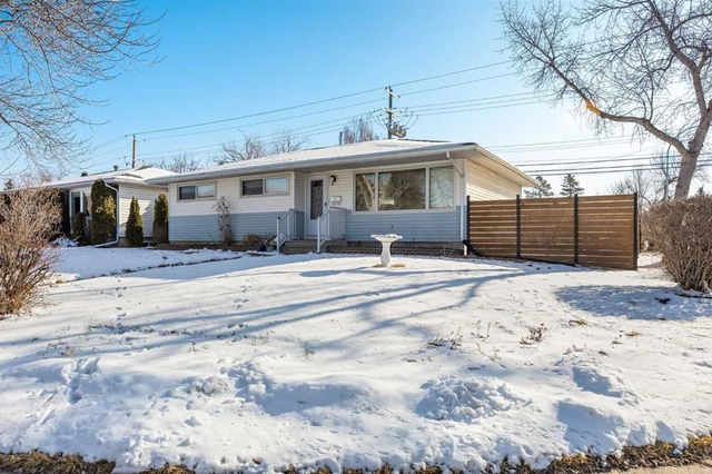 145 Waskatenau Crescent