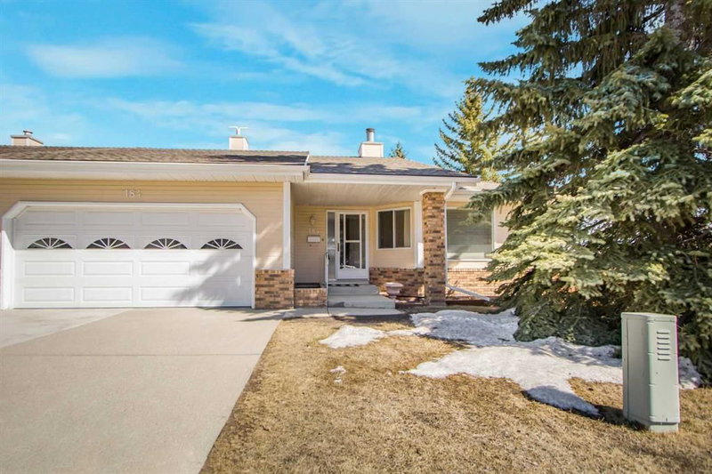 184 Strathaven Circle SW