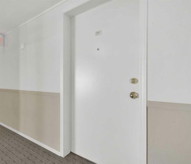 110 - 1000 Citadel Meadow Point