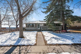 74 Armstrong Crescent