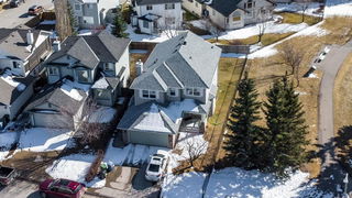 7 Country Hills Park