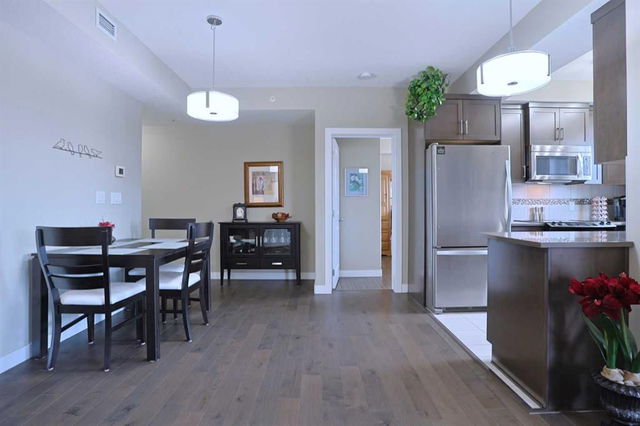 302 - 16 Varsity Estates Circle
