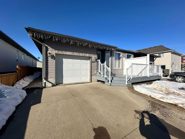 # 1 - 2610 11 Avenue