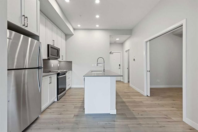 416 - 255 Les Jardins Park