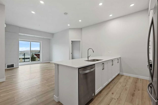 423 - 255 Les Jardins Park