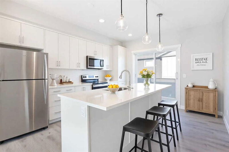 519 Shawnee Square SW, Calgary, Alberta