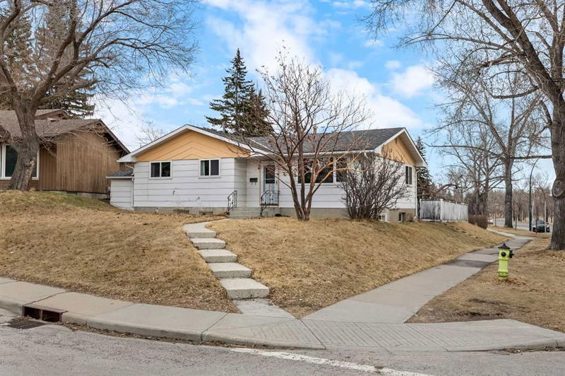 3404 Cardston Crescent NW, Calgary, Alberta
